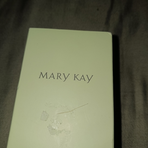 NEW! MARYKAY MINT BLISS ENERGIZING LOTION FOR LEGS AND FEET (3oz) - Picture 4 of 9